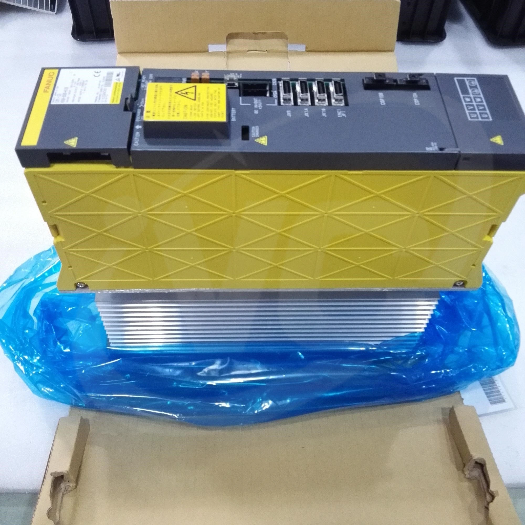 FANUC A06B-6096-H106 SVM1-130 FSSB servo amplifier front view